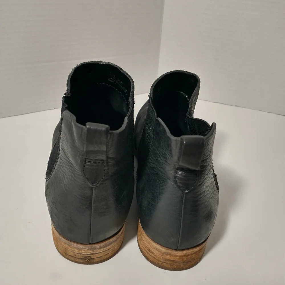 LIKE NEW Kork-Ease Kama Leather Chelsea Boot, Black, Women's Size 8.5,‎ Rocker